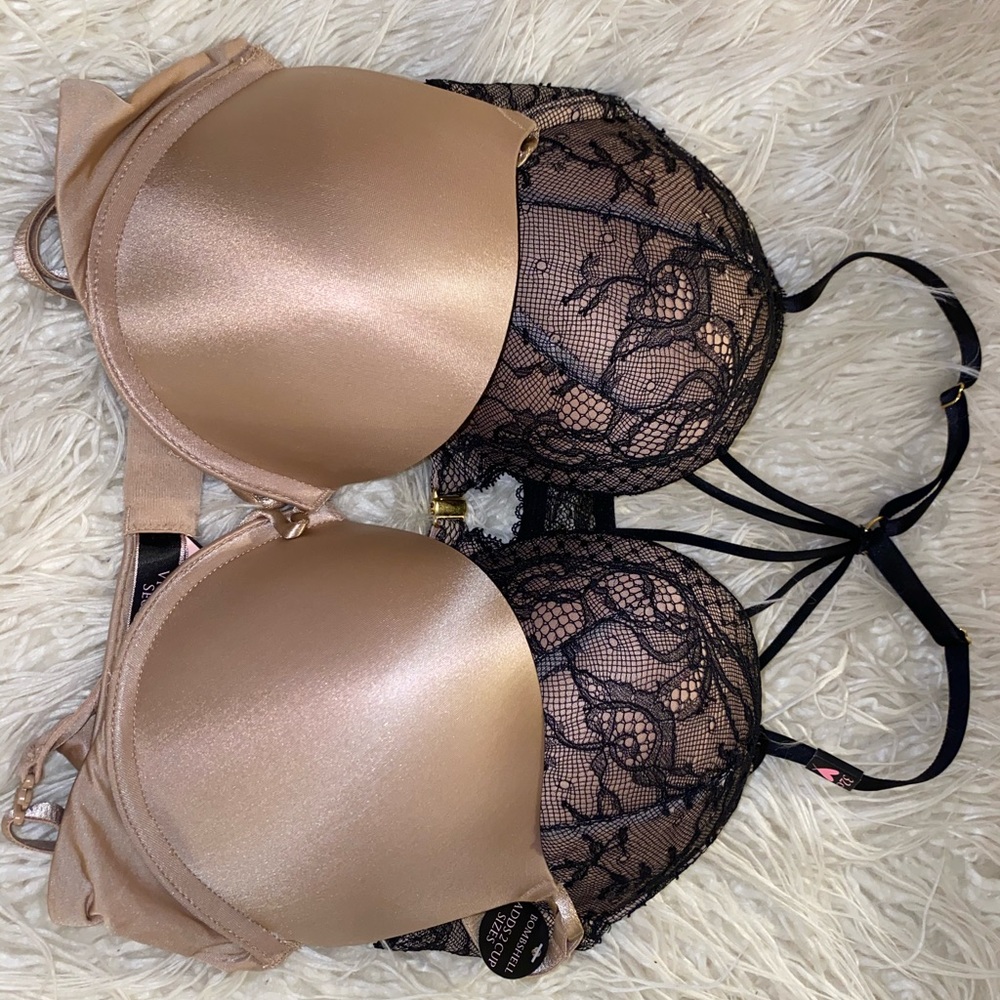 Victoria’s Secret bombshell